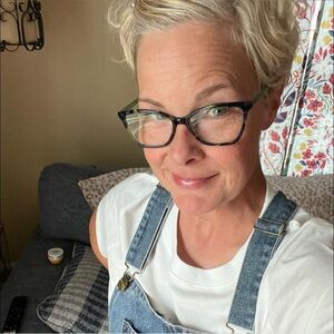 Meet your Posher, Posh